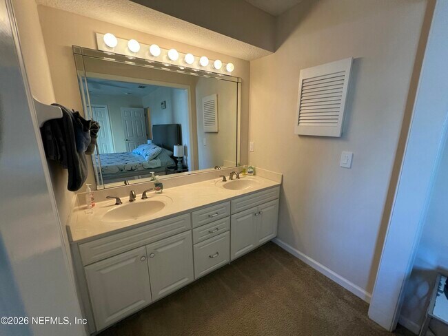 Building Photo - 1018 1st St S