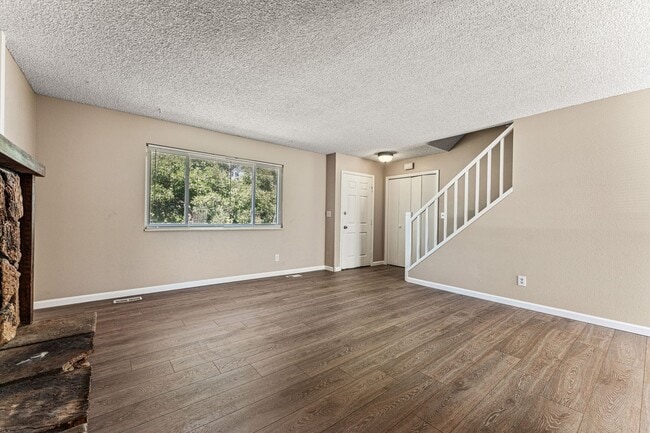 Building Photo - Near Downtown Castle Rock location with No HOA and HUGE YARD