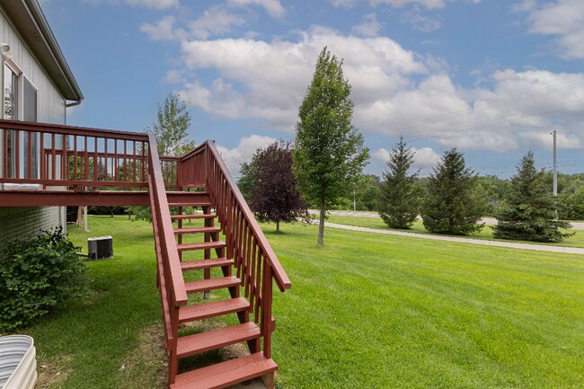 Building Photo - 14252 Newport Ave