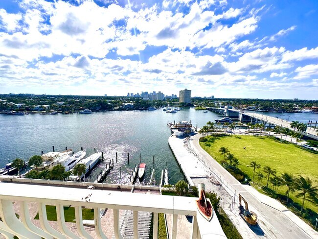 Building Photo - 1 Las Olas Cir