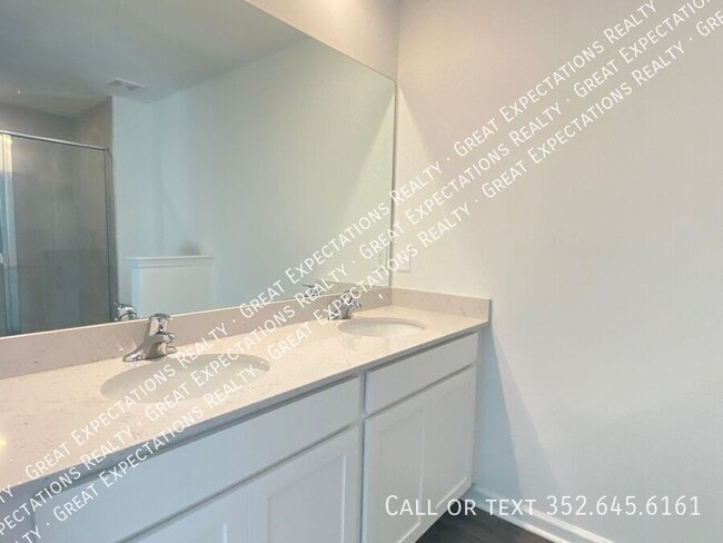 Building Photo - 4863 SW 81st Lp