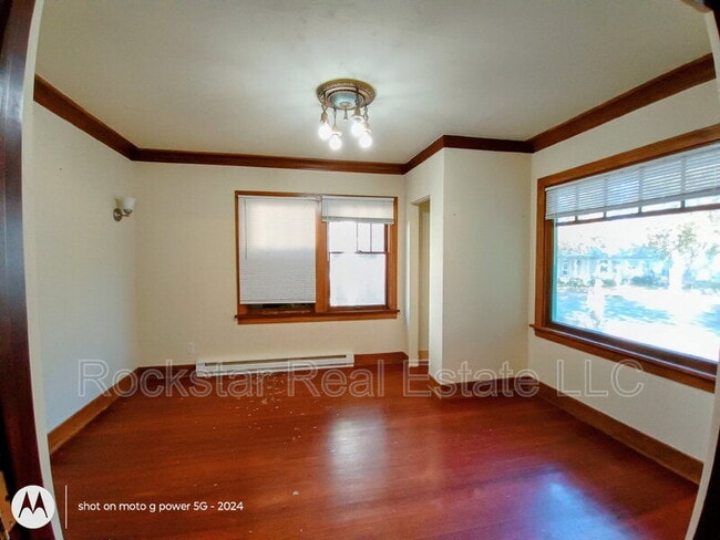 Building Photo - 1737 W Tenth Ave