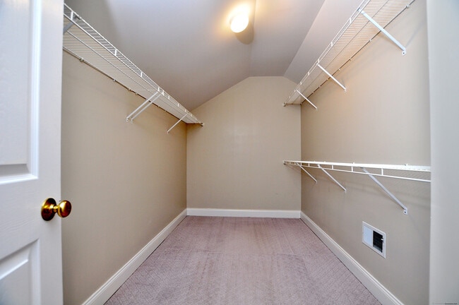 Building Photo - 34 Auburn Knoll