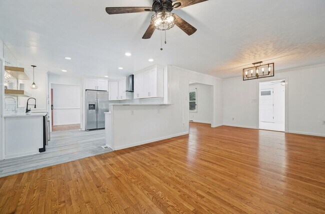 Building Photo - 1757 Lafayette Dr