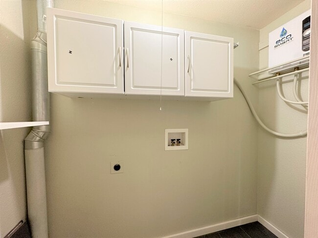 Building Photo - 800 S 3rd W St