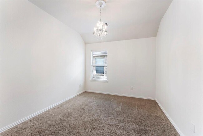 Building Photo - 28519 Lockeridge View Dr