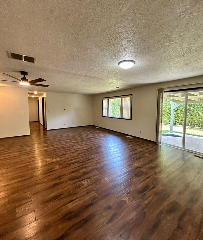 Building Photo - Charming Single Level Home - Keizer