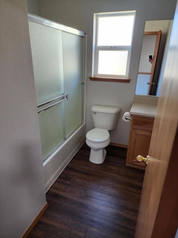 Building Photo - 357 NE Cooper Ln