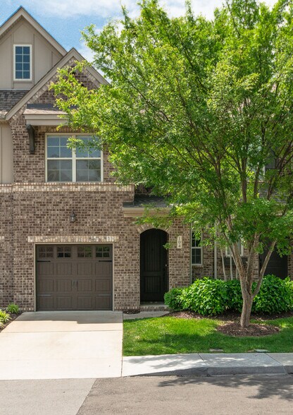 Building Photo - 104 Ambassador Private Cir