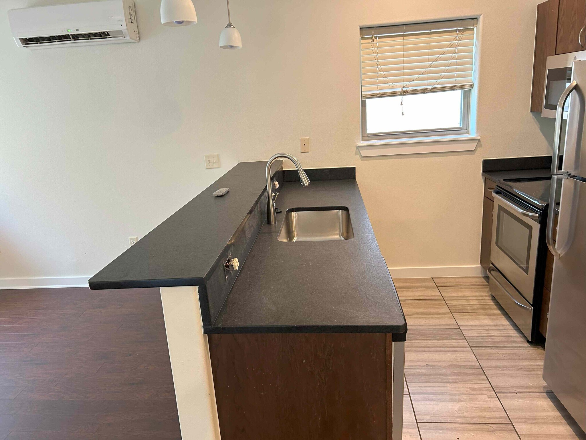 Building Photo - 719 N Oakland Ave