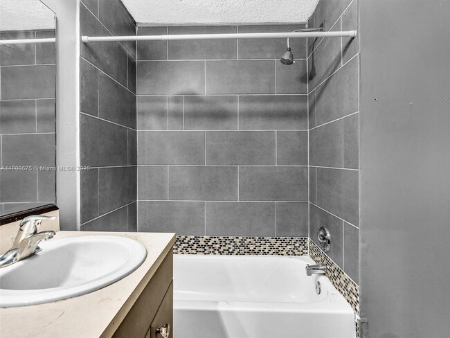 Building Photo - 2727 Treasure Cove Cir
