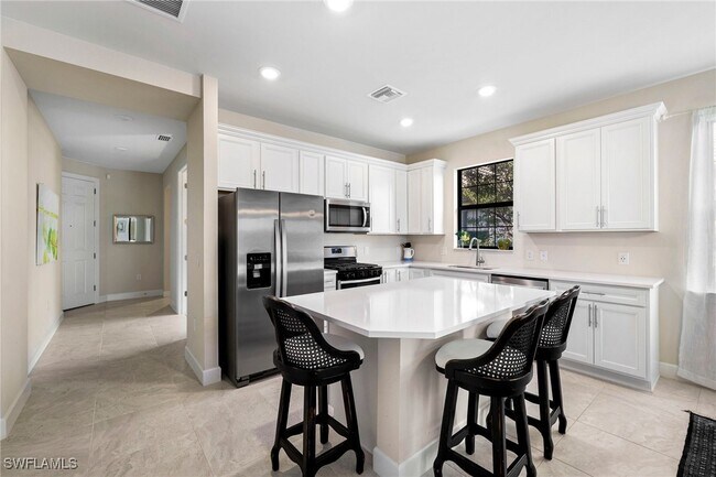 Building Photo - 12041 Canal Grande Dr
