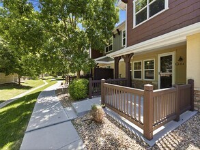 Building Photo - Gorgeous 3-Story Townhome in Excellent Fort Collins Location!