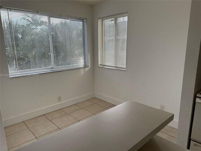 Building Photo - 5780 Rock Island Rd