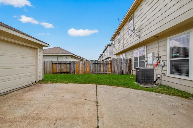 Building Photo - 16735 Libson Falls Dr
