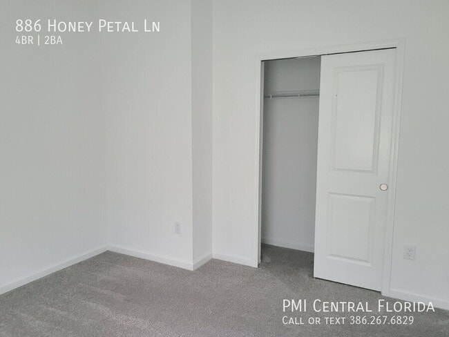 Building Photo - 886 Honey Petal Ln