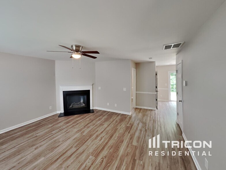 Building Photo - 1145 Langston Dr