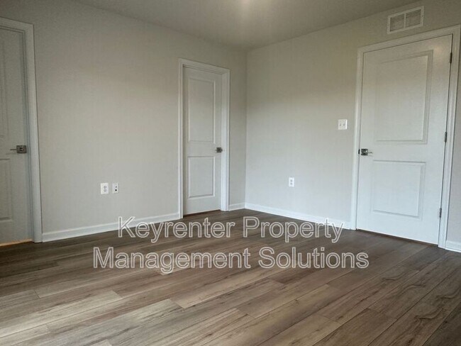 Building Photo - 121 Gibraltar Dr