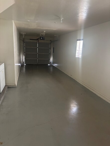 Building Photo - 700 N Port Dr