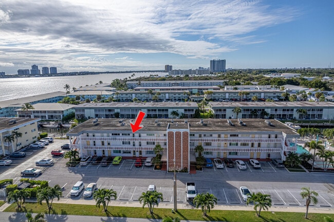 Building Photo - 112 Doolen Ct