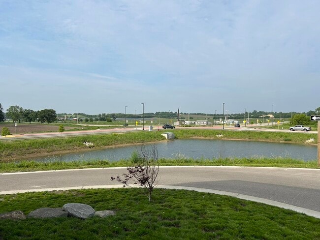 Building Photo - 2401 Wildcat Dr