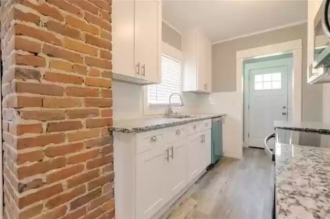 Building Photo - 5519 Highland Ave