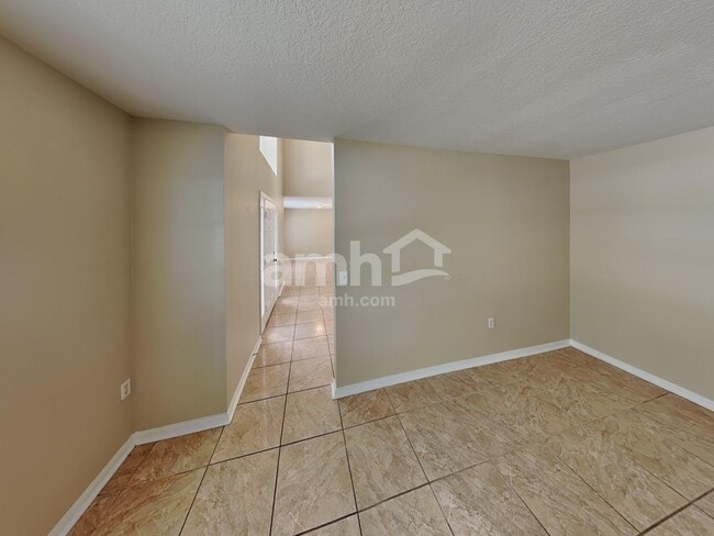 Building Photo - 31810 Parkdale Dr