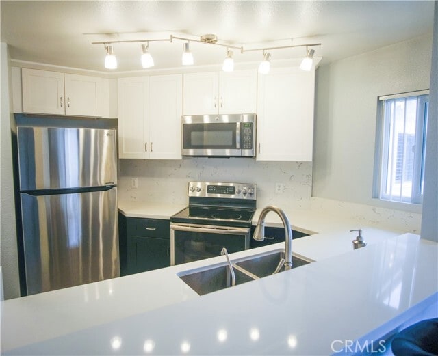 Building Photo - 7565 Charmant Dr