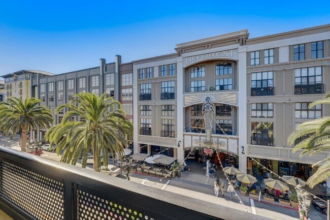 Building Photo - 334 Santana Row