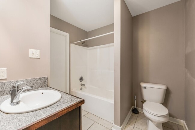 Building Photo - FOR RENT in LAFAYETTE!