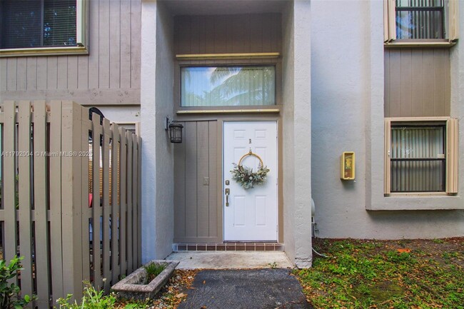 Building Photo - 10619 SW 113th Pl