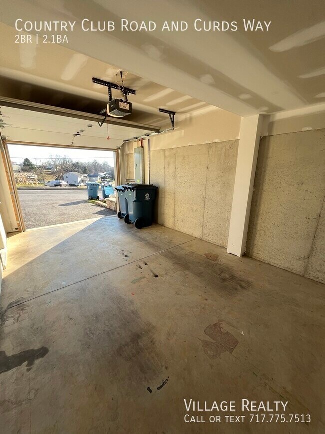 Building Photo - 719 Country Club Rd