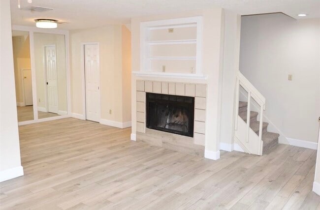 Building Photo - 2379 Briarwest Blvd