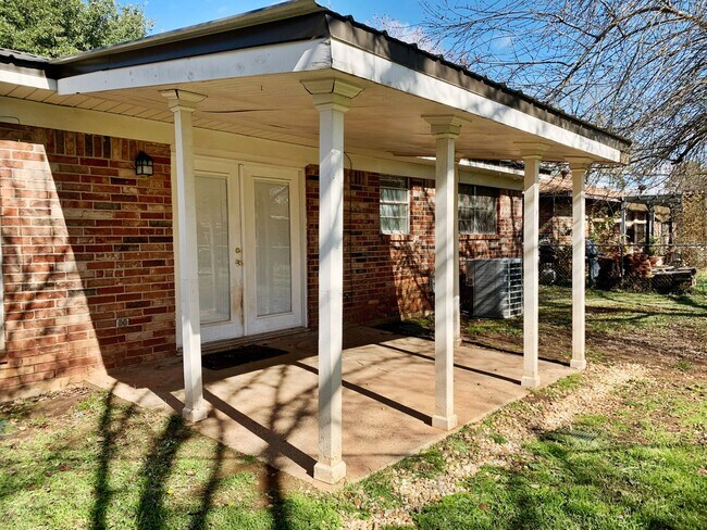 Building Photo - 3 Bedroom 2 bathroom Bossier City