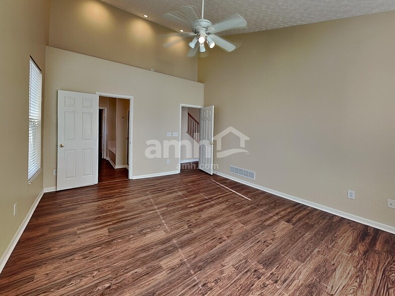 Building Photo - 942 Mahle Dr