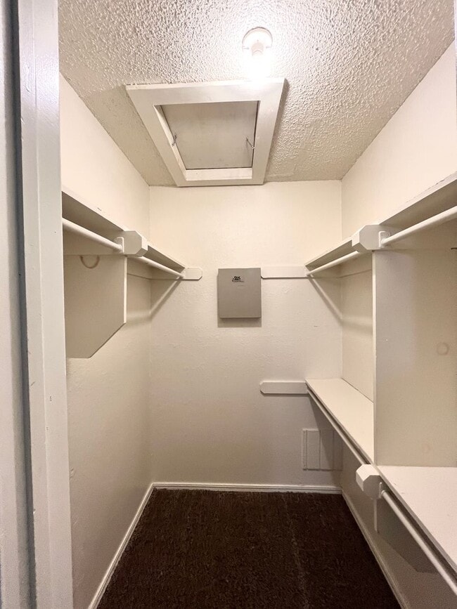 Building Photo - 905-907 Aspen