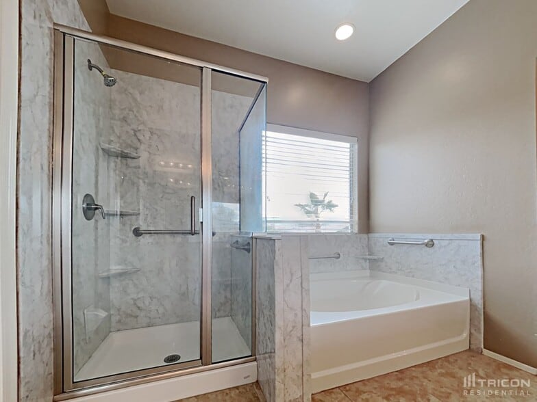 Building Photo - 10117 W Luxton Ln
