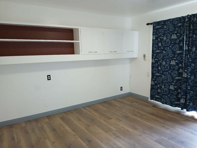 Building Photo - 444 Redlands Ave