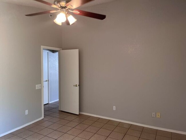 Building Photo - 3 Bed/ 2Bath Single Level Home in Ahwatukee Area