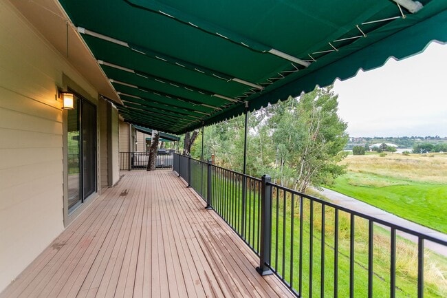 Building Photo - Charming home with Golf Course Views!!!