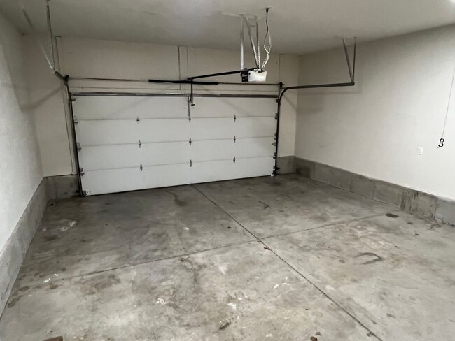 Building Photo - AVAILABLE NOW! Nixa 3 Bedroom, 2 Bathroom