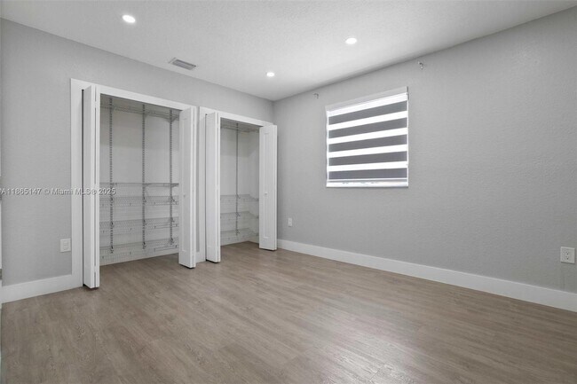 Building Photo - 3378 W 80th St