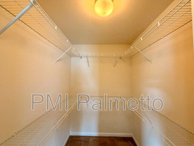 Building Photo - 141 Hay Meadow Ln