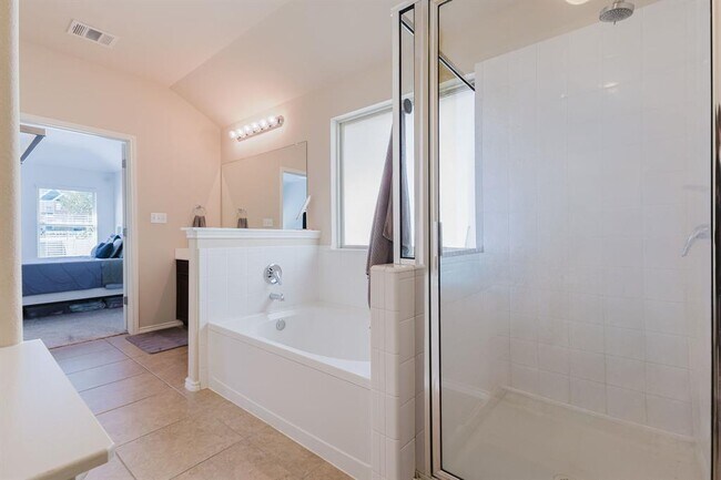 Building Photo - 2292 Intrepid Dr