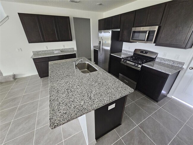 Building Photo - 15128 Windflower Aly