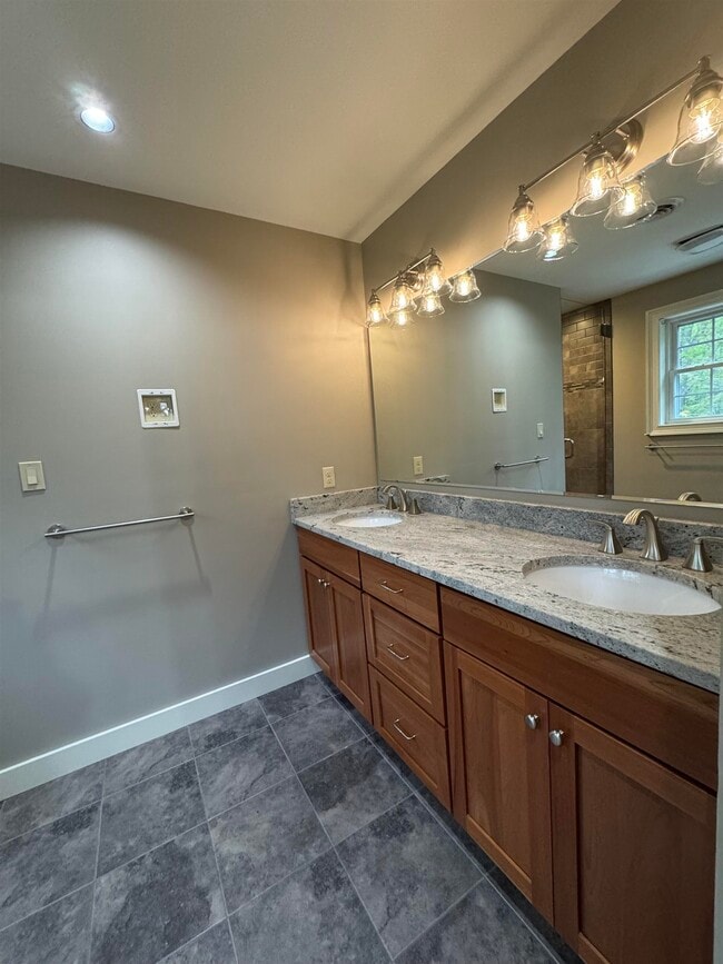 Building Photo - 21 Morgan Ct