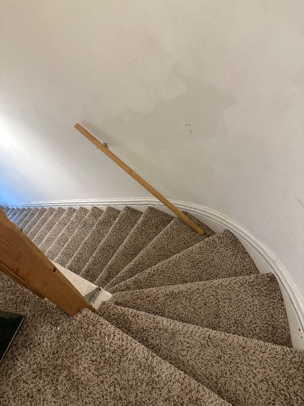 Building Photo - 2210 W Warren Blvd