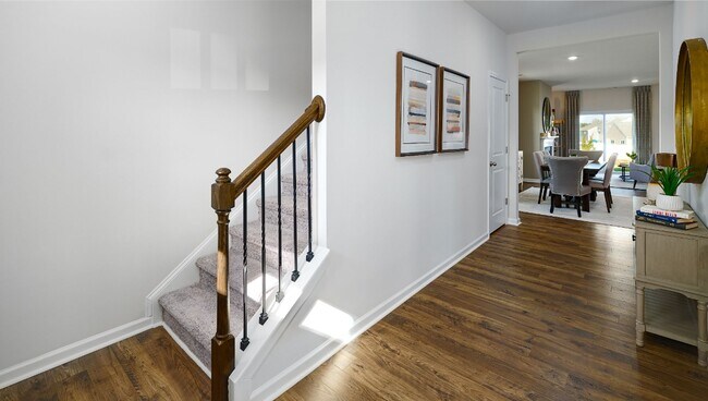 Building Photo - The Falls of Hickory 1296