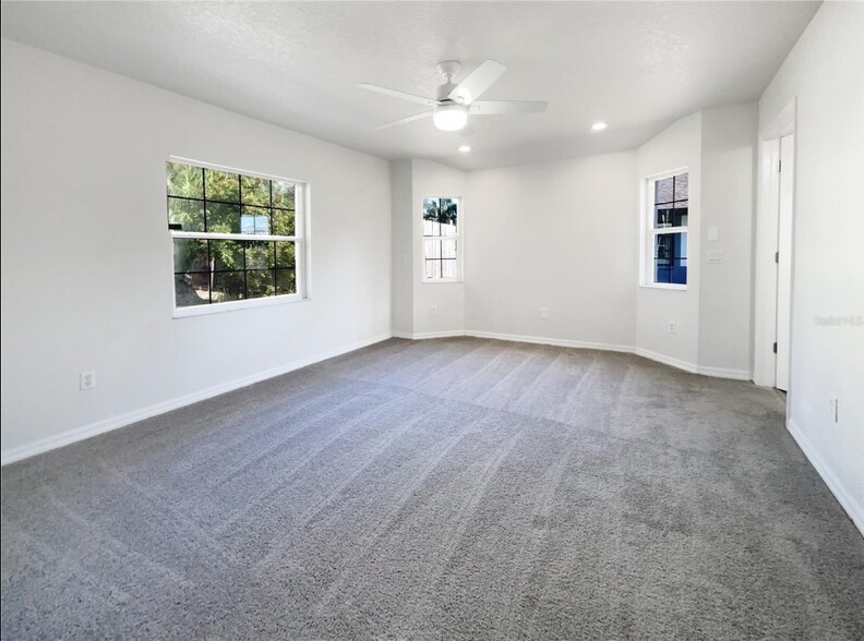 Building Photo - 2334 W Price Blvd