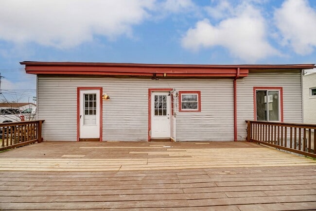 Building Photo - 29 N Main St